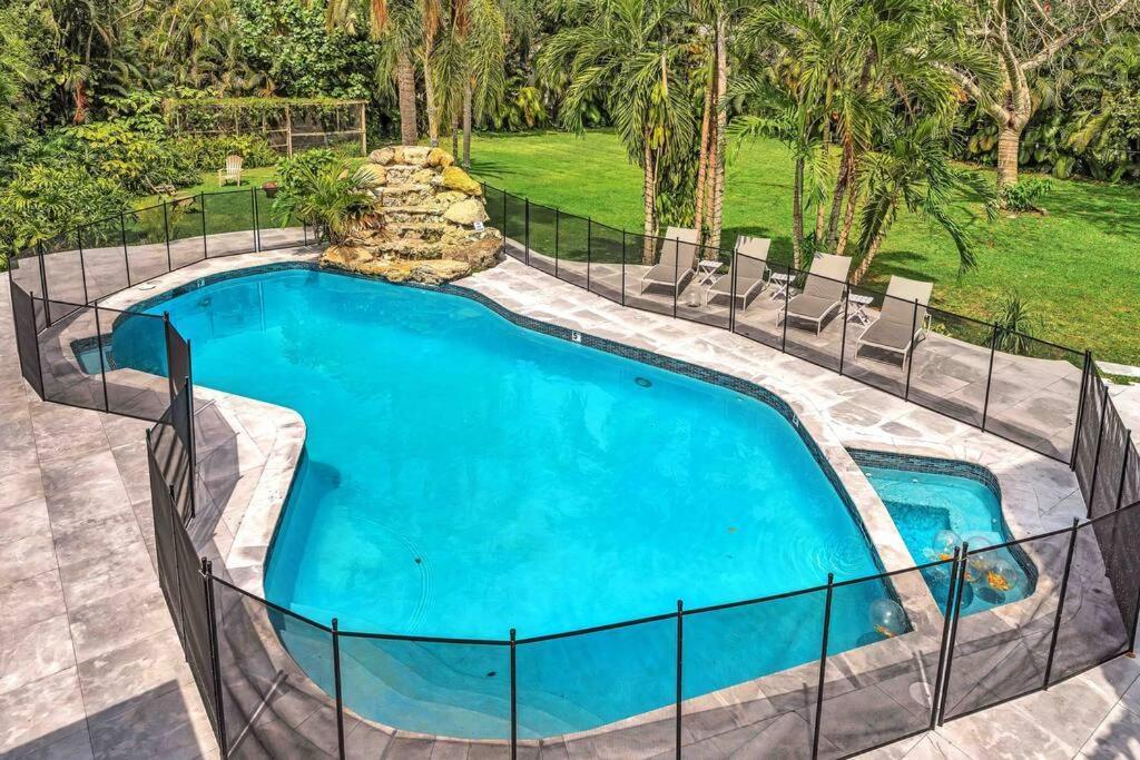 Willa Rare Hidden Getaway Heated Pool 1.5 Acres! Sleeps 16 Fort Lauderdale Zewnętrze zdjęcie