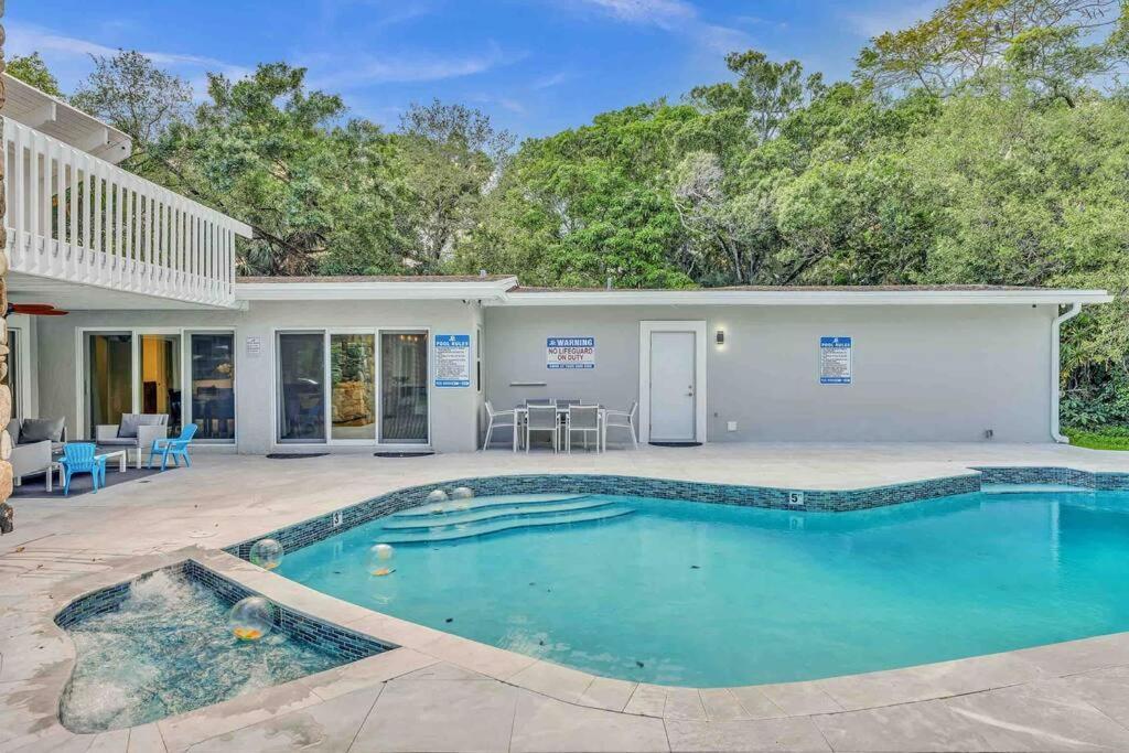 Willa Rare Hidden Getaway Heated Pool 1.5 Acres! Sleeps 16 Fort Lauderdale Zewnętrze zdjęcie
