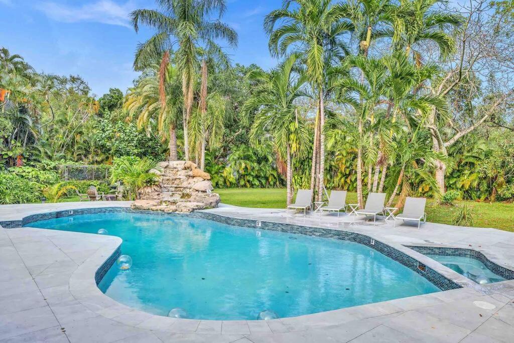 Willa Rare Hidden Getaway Heated Pool 1.5 Acres! Sleeps 16 Fort Lauderdale Zewnętrze zdjęcie